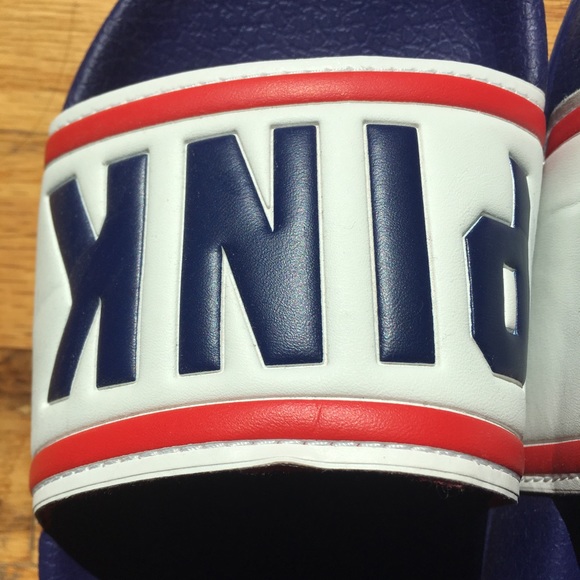 brand new size M vs PINK slides - Picture 2 of 4